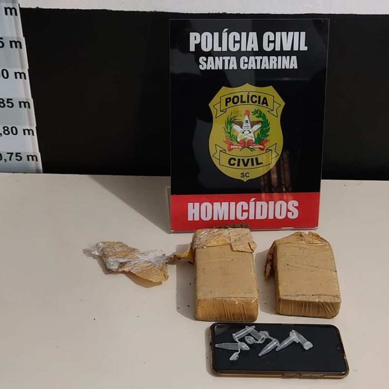Durante operação em Joinville, mulher é presa em flagrante com 1 Kg de maconha