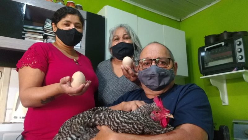 Giselda &eacute; tratada como beb&ecirc; pela fam&iacute;lia h&aacute; oito meses – Foto: Jonathan Rocha/NDTV