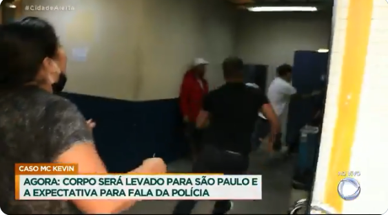 Padrasto de MC Kevin parte pra cima de amigo do cantor – Foto: Reprodu&ccedil;&atilde;o/Record TV