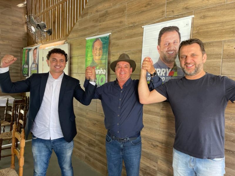 Rafael Pezenti, atual chefe de gabinete do deputado federal Peninha, vai concorrer em dobradinha com Jerry Comper – Foto: Divulgação/Assessoria