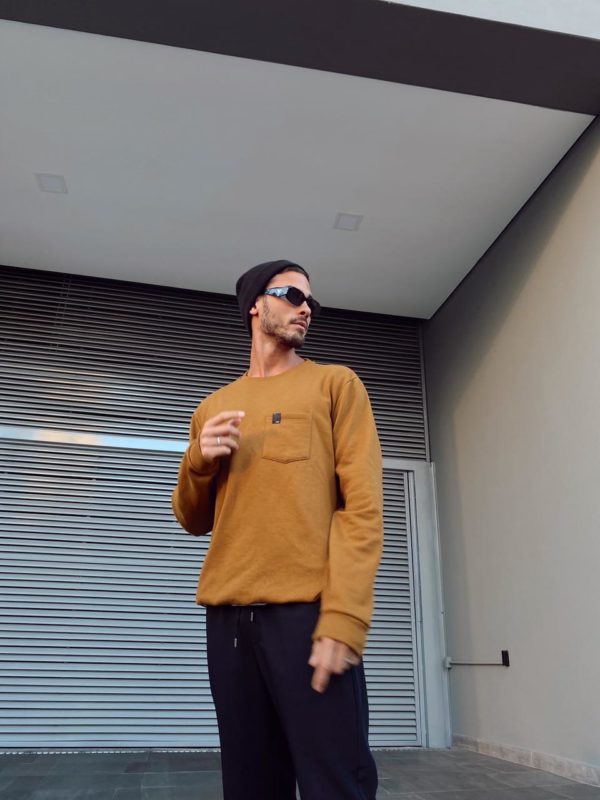 Uma op&ccedil;&atilde;o de tricot em tom terroso com cal&ccedil;a confort&aacute;vel para o dia a dia – Reprodu&ccedil;&atilde;o; Acervo Jo&atilde;o Bossle/ND