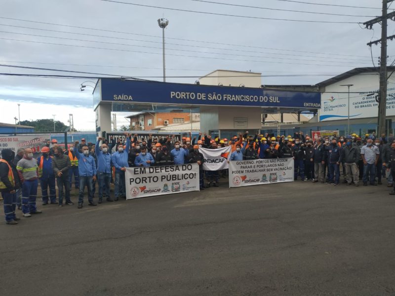 Manifestação aconteceu na manhã desta sexta-feira (7), no Porto de São Francisco do Sul e, além do Norte, houve protesto no Porto de Imbituba – Foto: Arquivo Pessoal/Divulgação