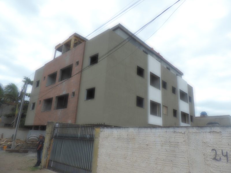 Pr&eacute;dio embargado continuava em constru&ccedil;&atilde;o no bairro Ingleses, em Florian&oacute;polis – Foto: Pol&iacute;cia Civil/Divulga&ccedil;&atilde;o/ND