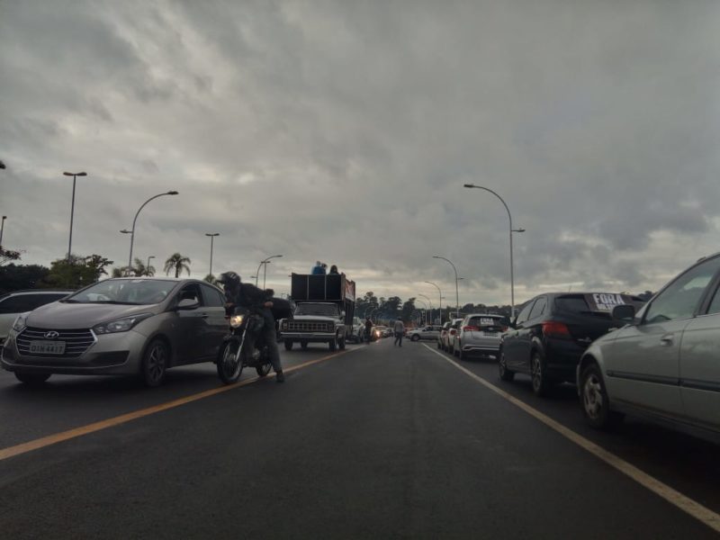 Ato em Criciúma reuniu manifestantes no bairro Próspera – Foto: Nado Miranda/NDTV