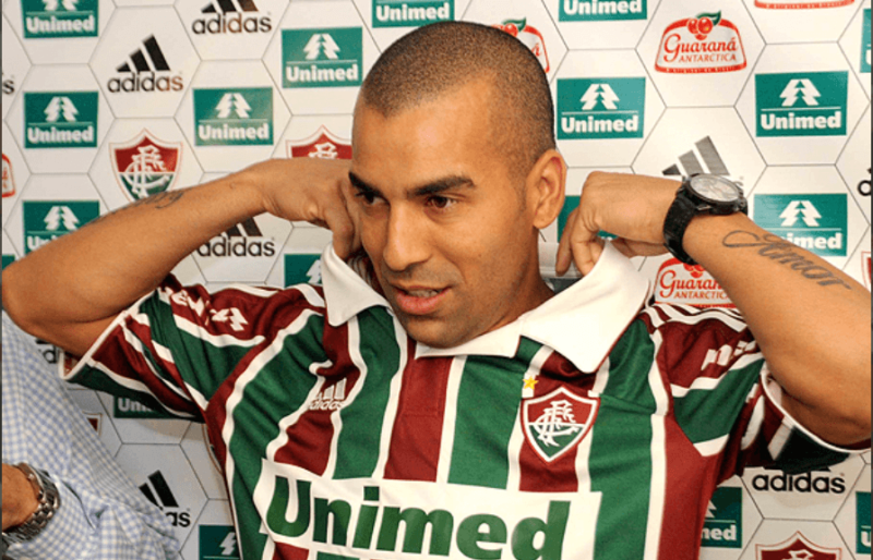 Emerson Sheik j&aacute; vestiu a camisa do Fluminense e tem t&iacute;tulo brasileiro pelo clube – Foto: Foto: Photocamera / Fluminense