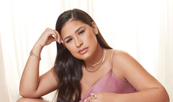 Simone Mendes é internada