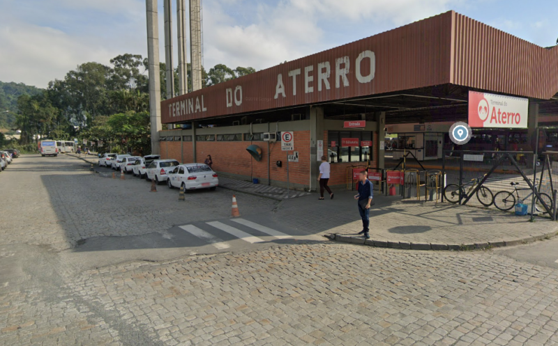 jovem com boletins de ocorrência é apreendida em Blumenau