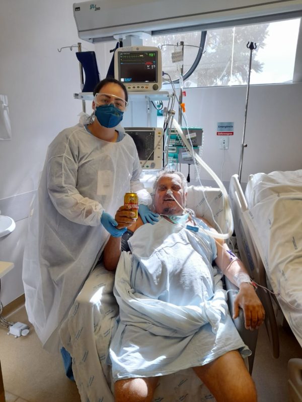 Paciente internado com Covid-19 bebe cerveja em hospital de SC