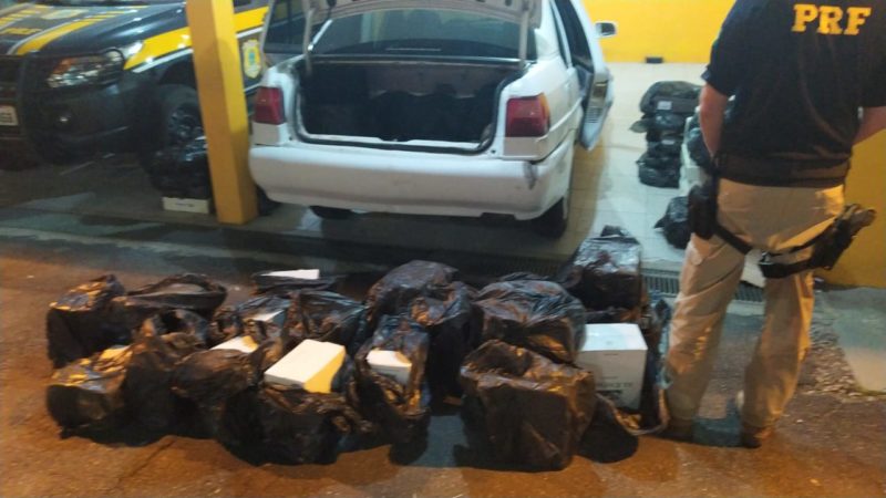 Ao todo, PRF apreendeu 65 caixas de vinho importado irregularmente – Foto: PRF/Divulga&ccedil;&atilde;o