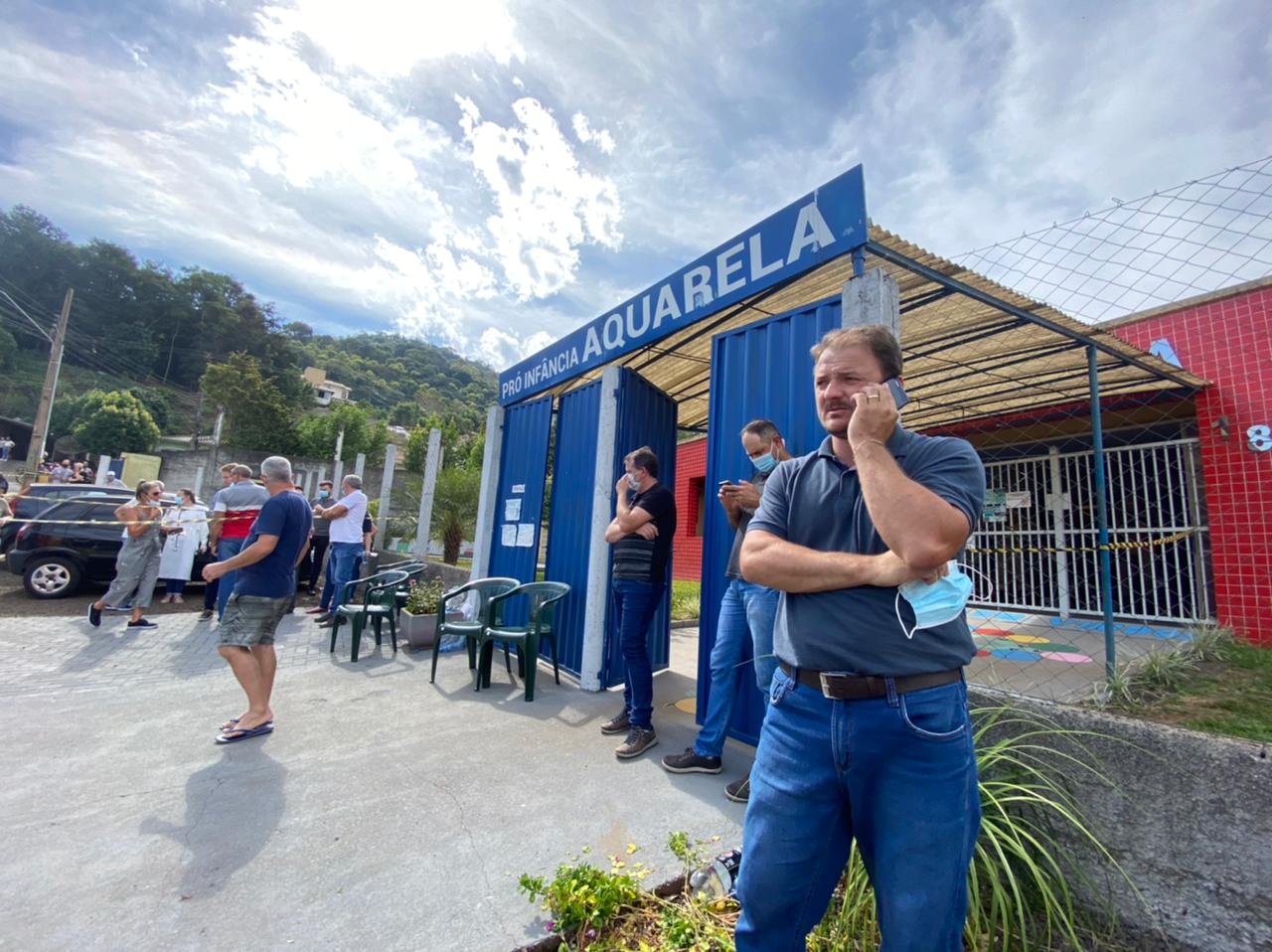 ‘Queria matar o máximo’: delegado detalha motivação e reconstitui ataque a creche em SC O crime deixou à comunidade de Saudades perplexa. - Foto: Willian Ricardo / ND
