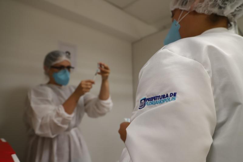 Vacinação contra a influenza ocorre em 48 centros de saúde de Florianópolis – Foto: PMF/Divulgação/ND