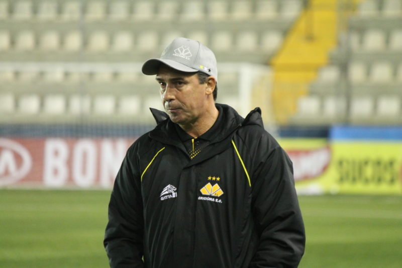Técnico Paulo Baier, do Criciúma, na Série C 2021 – Foto: Celso da Luz/Criciúma EC/divulgação