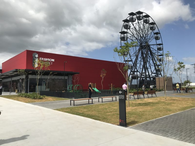 Uma das grandes empresas instaladas no município é o Fashion Outlet Santa Catarina – Foto: Divulgação/ND