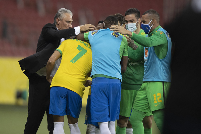 VÍDEO: Neymar esbanja qualidade em domínio de bola e leva torcida ao  delírio