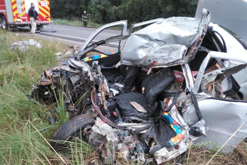 Uma pessoa morre e outra fica ferida em grave acidente na BR-470, em Otacílio Costa – Foto: Divulgação/Corpo de Bombeiros