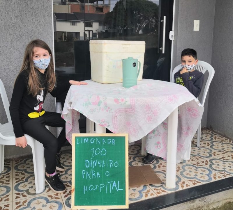 Alice e Davi s&atilde;o primos e realizaram a a&ccedil;&atilde;o no &uacute;ltimo s&aacute;bado (26) – Foto: Patricia Dalmolin/Divulga&ccedil;&atilde;o/ND