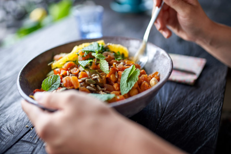 Alimentação vegana oferece todos os nutrientes necessários para o funcionamento correto do organismo – Foto: iStock/Divulgação