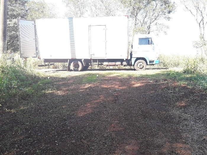 Caminhão teria sido levado até uma estrada de terra no interior do Município – Foto: Polícia Militar/Divulgação/ND