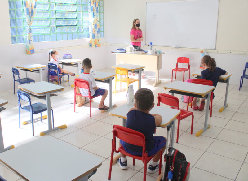 Distância entre alunos será diminuída para um metro – Foto: Ana de Mattia/Decom/ND