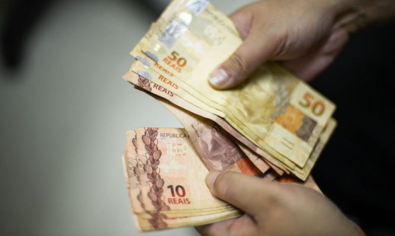 Auxílio de SC será pago em três parcelas de R$ 300