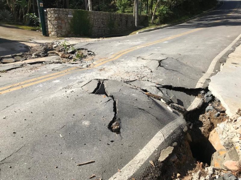 Após o córrego transbordar, Guarda Municipal interditou trecho – Foto: Guarda Municipal de Florianópolis/Divulgação/ND