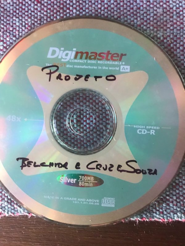Primeiro CD dos poemas de Cruz e Souza musicados por Belchior, em 2005 – Foto: José Gomes Neto/Arquivo Pessoal/ND