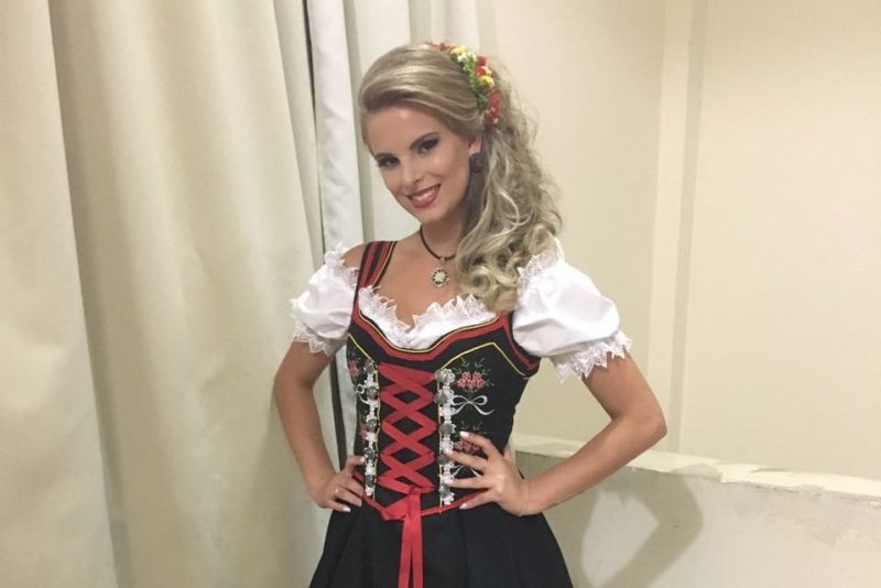 Bruna Tieppo foi rainha do Kerb, em Piratuba, no ano de 2017 – Foto: Arquivo Pessoal/Redes Sociais