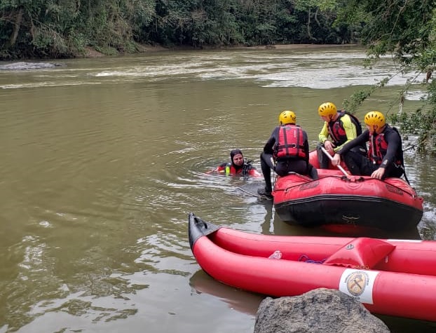 Buscas por homem que desapareceu no Rio Benedito ap&oacute;s pular para salvar pato completam uma semana – Foto: Gerson Luiz Vogel/Corpo de Bombeiros Volunt&aacute;rios da Uni&atilde;o