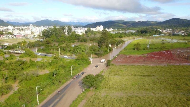 Cidade ficou embaixo d’água devido às chuvas intensas nesta quarta (9) – Foto: Prefeitura de Camboriú/Divulgação