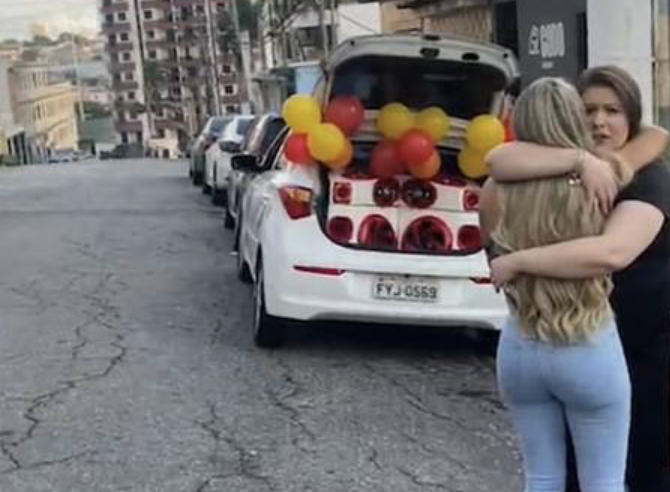 Deolane posta mensagem de MC Kevin para o Dia dos Namorados em seu stories no Instagram – Foto: Reprodução