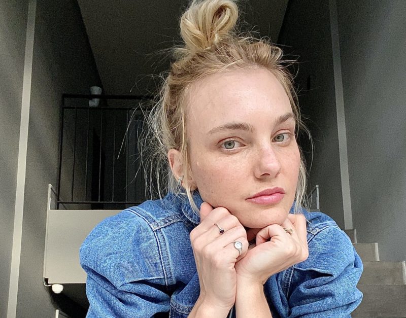 Mãe da modelo Carol Trentini sofreu um golpe onde perdeu todo o dinheiro – Foto: Way Model/Divulgação