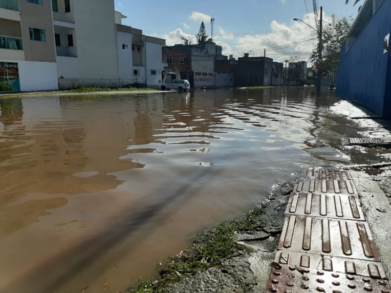 Centro Educacional Municipal Tomaz Francisco Garcia, em Balneário Camboriú, também teve as aulas suspensas devido ao alagamento no Bairro dos Municípios – Foto: Prefeitura de BC/Divulgação