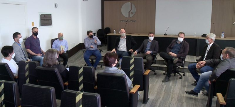 Assembleia foi realizada de forma presencial e virtual. – Foto: Reprodução/NDTV Florianópolis