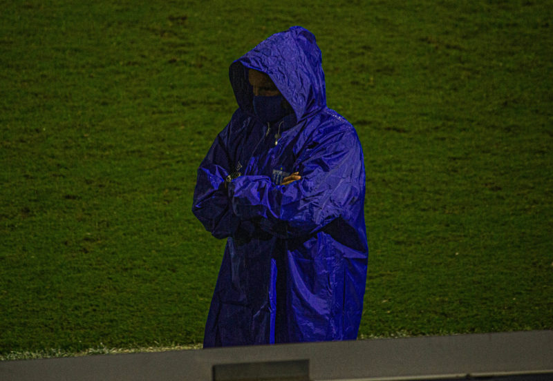 Claudinei Oliveira durante a partida contra o Vila Nova – Foto: Cael Sobral/Avaí F.C