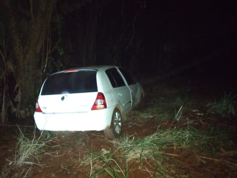 Carro utilizado na a&ccedil;&atilde;o criminosa foi encontrado pelos policiais, ap&oacute;s pris&atilde;o de um suspeito em flagrante na noite do crime – Foto: Pol&iacute;cia Civil/ND