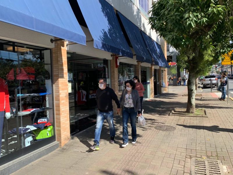 Comércio de rua de Joinville tem horário prolongado no próximo sábado (12) – Foto: CDL Joinville/Divulgação