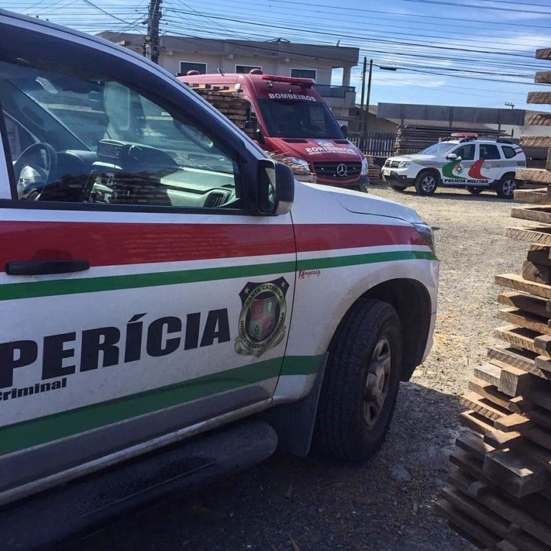 Corpo é encontrado boiando no Rio Itajaí-Açu, em Navegantes – Foto: Bombeiros Voluntários de Navegantes/Divulgação