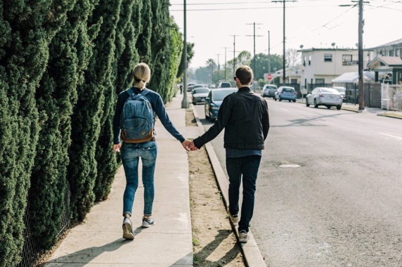 Vai entrar no Tinder? Dê uma geral em suas outras redes sociais antes - Imagem de Free-Photos por Pixabay