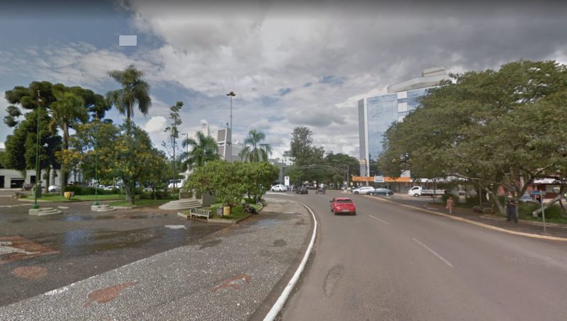 Duas funcionárias de escola técnica foram feridas por faca; suspeito é um jovem de 23 anos – Foto: Google Street View/Divulgação/ND