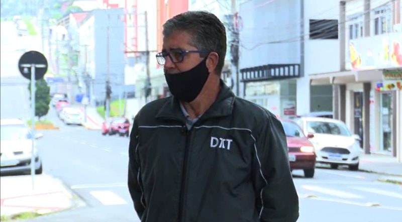 Sérgio Firme foi feito refém pelos bandidos enquanto trabalhava – Foto: Reprodução/NDTV