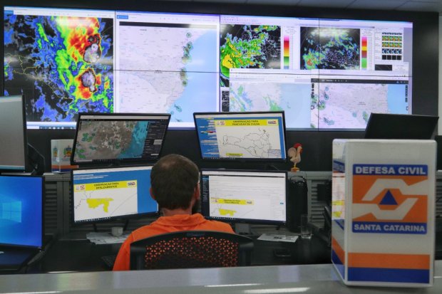 Todo território catarinense é coberto por uma rede de radares meteorológicos – Foto: DCSC/Divulgação/ND