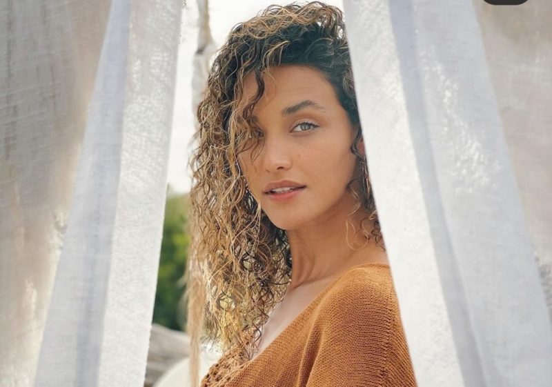 Débora Nascimento exibe beleza durante viagem com o namorado pexero – Foto: Reprodução Instagram
