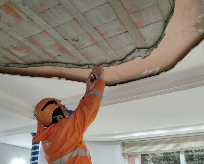 Técnicos da Defesa Civil concluem laudo sobre queda de gesso em clínica pediátrica – Foto: Defesa Civil/Divulgação/ND