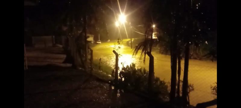 Chuva deixou ruas alagadas em Brusque na noite desta terça-feira (8) – Foto: Divulgação/Prefeitura de Brusque/ND