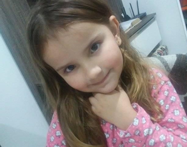 Evylin, de apenas 5 anos, foi morta neste sábado (12)