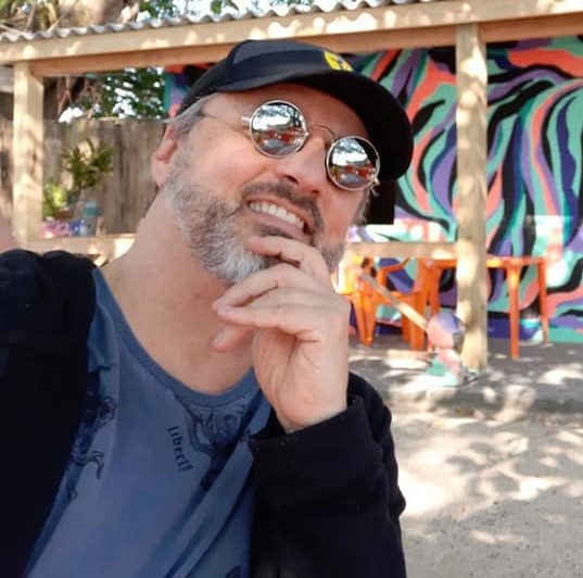 Fabr&iacute;cio Wolff &eacute; jornalista de Blumenau e est&aacute; internado por conta da Covid-19 desde a &uacute;ltima quarta-feira (9) – Foto: Reprodu&ccedil;&atilde;o/Redes Sociais/ND