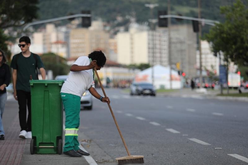 São 134 vagas para gari e 19 para motorista no processo seletivo
