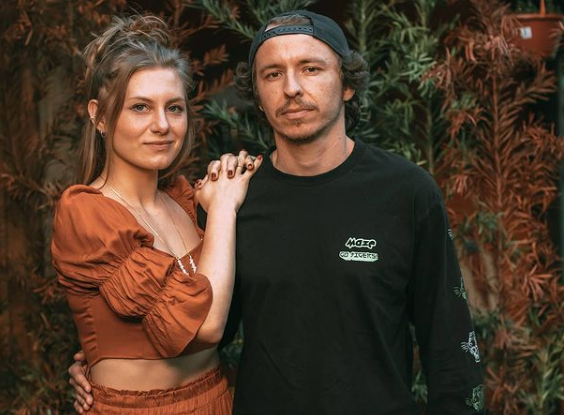 Casal de comediantes Lea Maria e Juliano Gaspar bomba nas redes sociais – Foto: Reprodução/Instagram