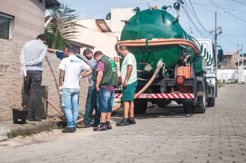 Extravasamento de fossa séptica pela falta de manutenção também é problema comum segundo força-tarefa – Foto: Tito Pereira/Floripa Se Liga Na Rede/ND