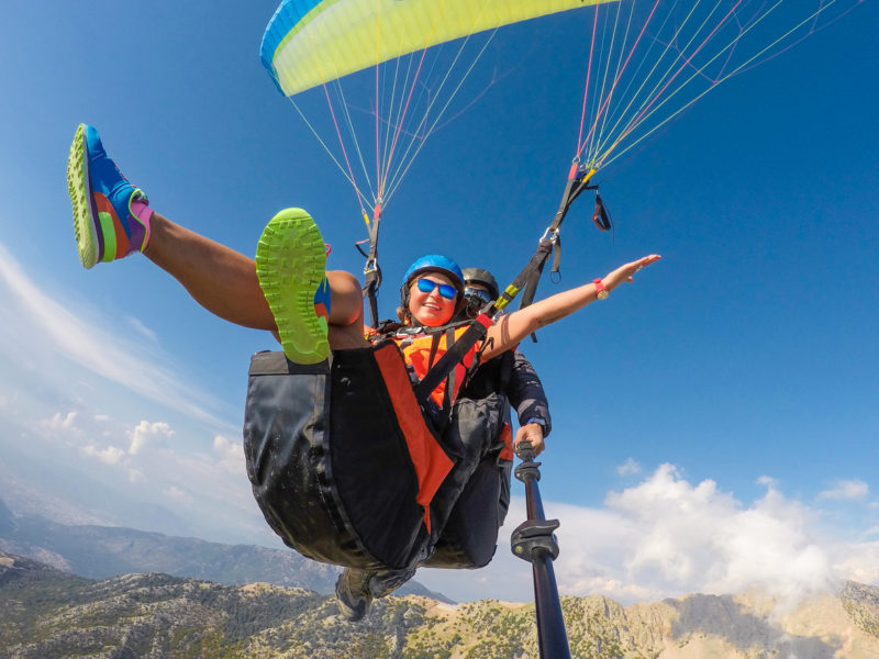 Parceiro do Clube NDmais oferece voo de parapente em Florianópolis com 20% de desconto para assinantes – Foto: iStock/Divulgação
